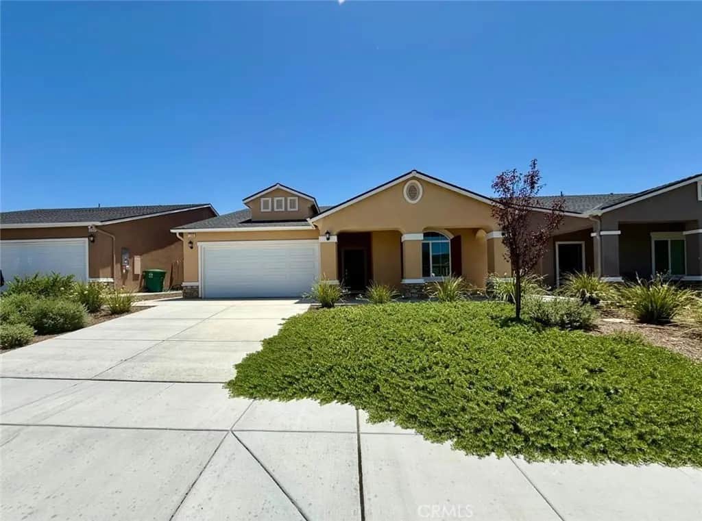 1240 E Orange Street, Avenal, CA — listing photo 1