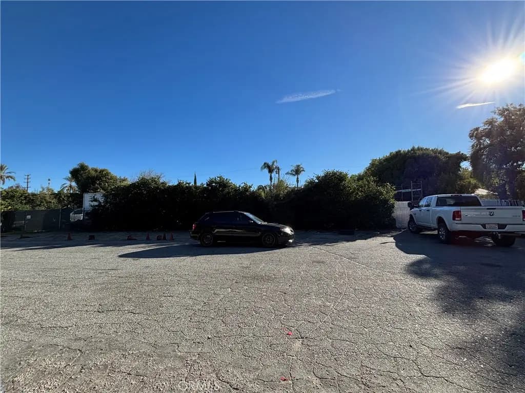 501 N Palm Avenue, Riverside, CA — listing photo 1