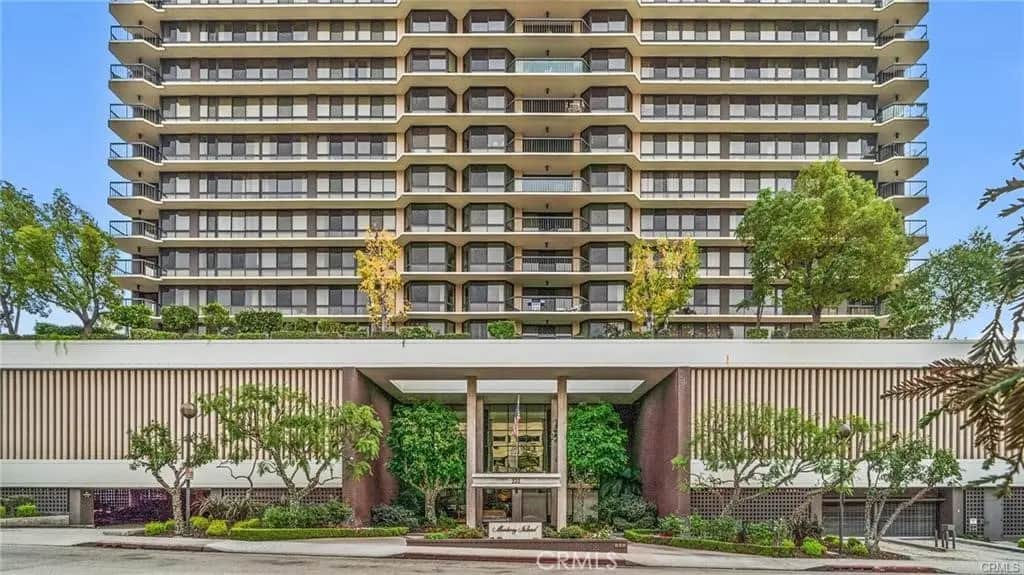 222 Monterey Road 104, Glendale, CA — listing photo 1