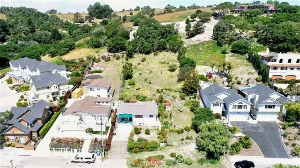 105 Le Point Street, Arroyo Grande, CA — listing photo 1