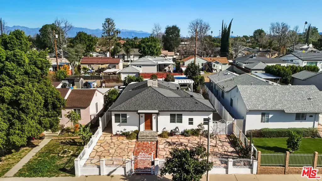 5822 Lindley Avenue, Encino, CA — listing photo 1