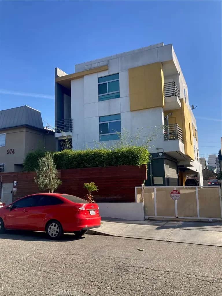 978 S Mariposa, Los Angeles, CA — listing photo 1