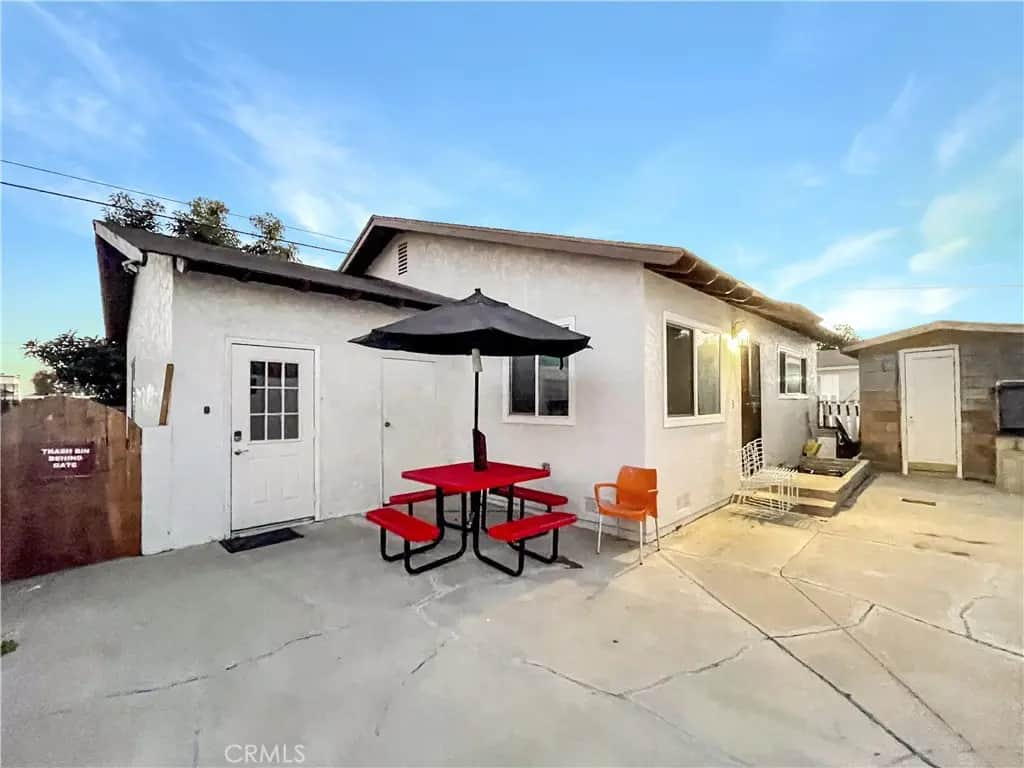 4084 W 137th B, Hawthorne, CA — listing photo 1