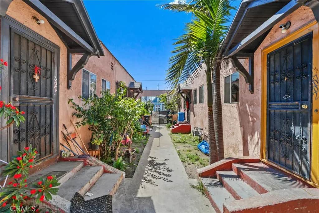 2007 Pennsylvania, Los Angeles, CA — listing photo 1