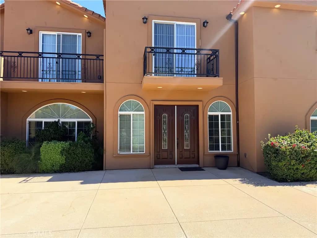 27370 Stonehenge, Hemet, CA — listing photo 1