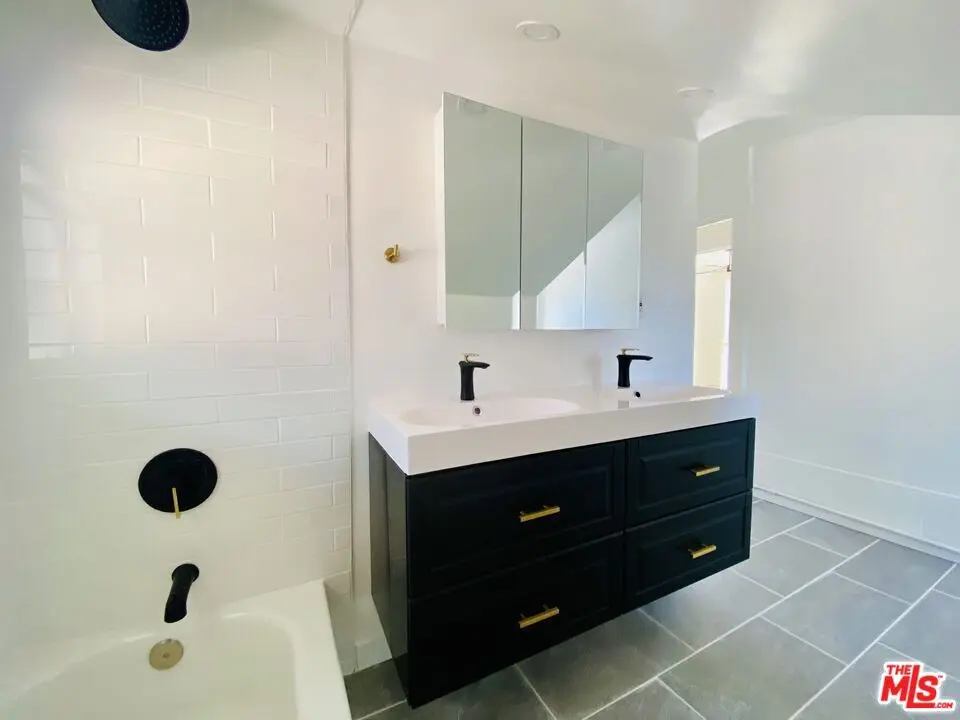 1474 W Vernon Avenue, Los Angeles, CA — listing photo 1