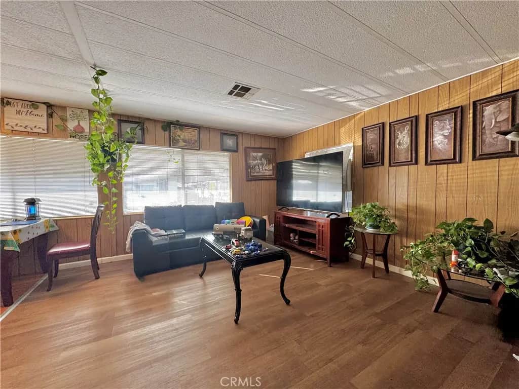 1895 W Devonshire Avenue 34, Hemet, CA — listing photo 1
