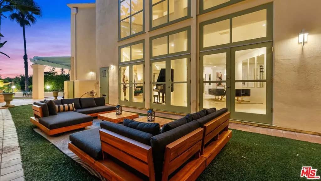 1368 Doheny Place, Los Angeles, CA — listing photo 1