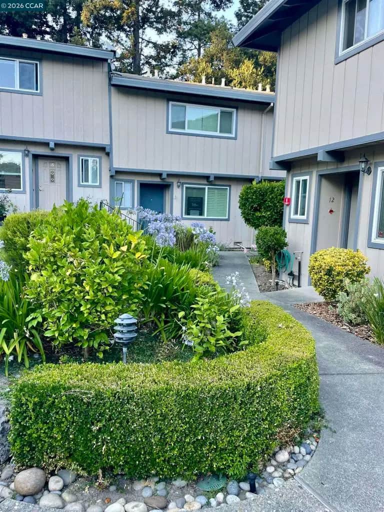 2129 Ascot Dr 15, Moraga, CA — listing photo 1