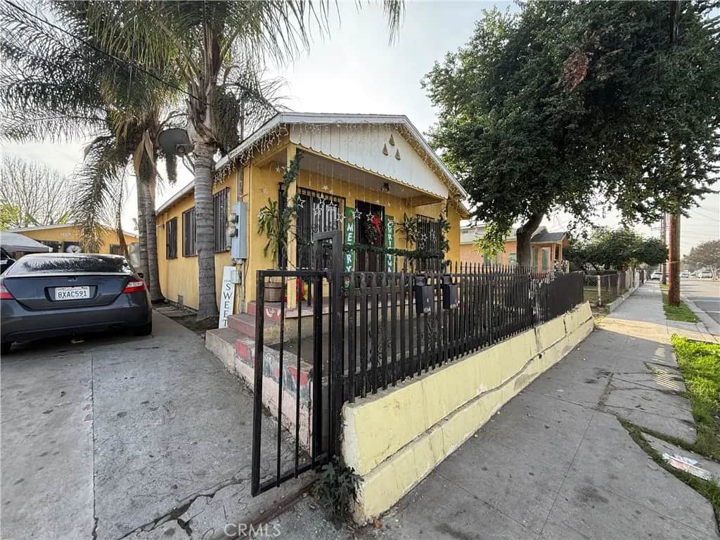 1832 E 108th 2, Los Angeles, CA — listing photo 1