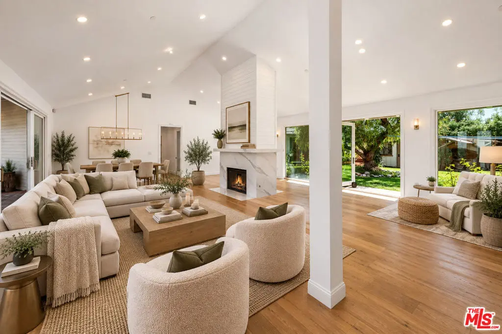 19621 Wells Drive, Tarzana, CA — listing photo 1