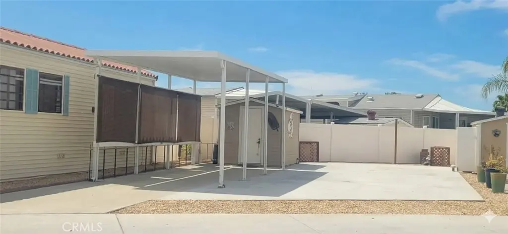 1295 S Cawston Avenue, Hemet, CA — listing photo 1