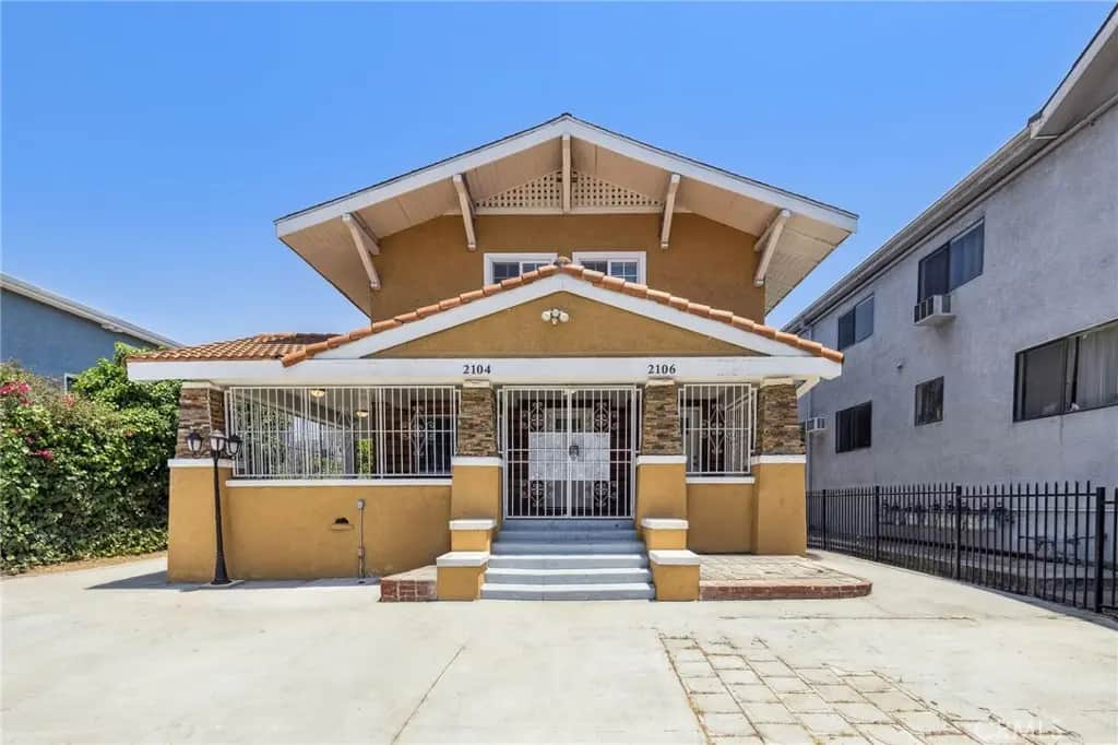 2104 Crenshaw Boulevard, Los Angeles, CA — listing photo 1