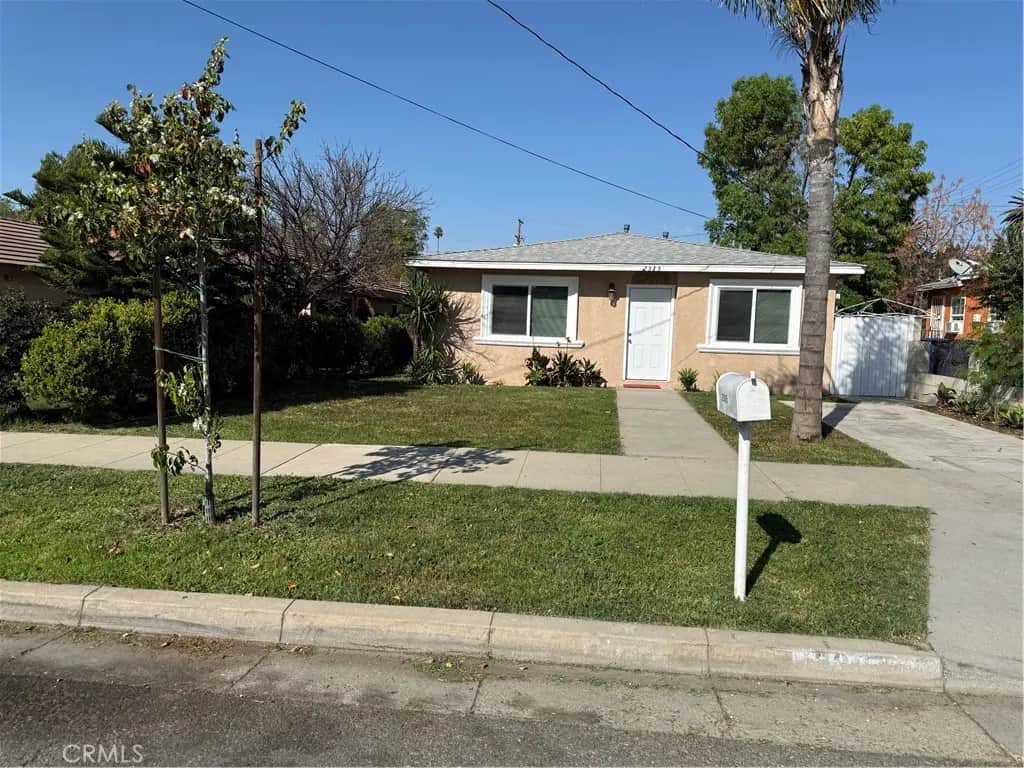 2315 11th Street, Riverside, CA — listing photo 1