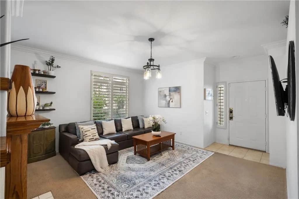 686 Azure 2, Corona, CA — listing photo 1