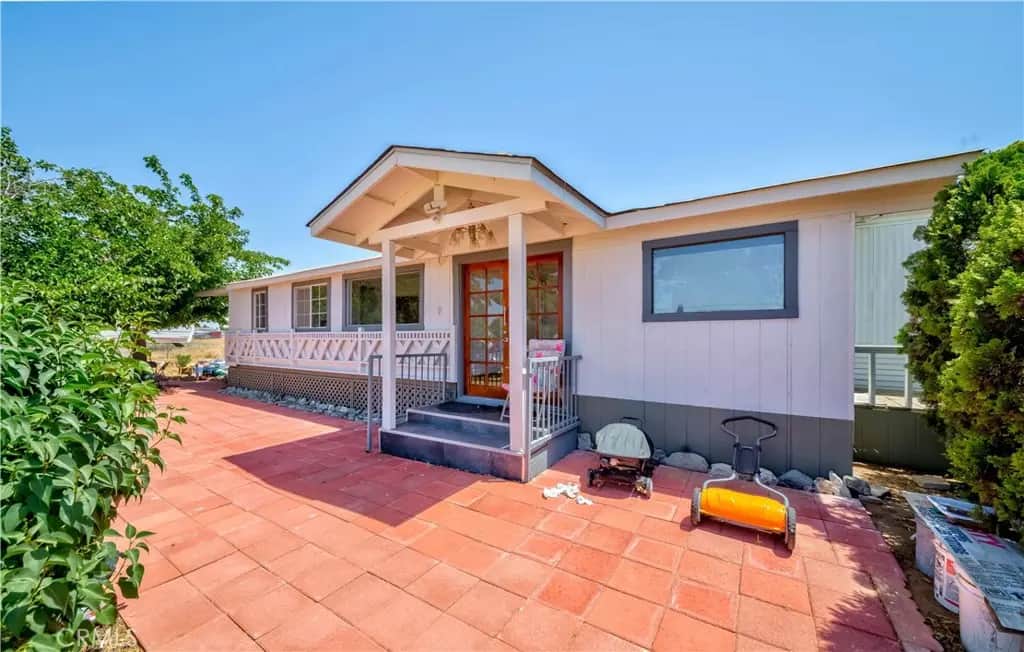 7127 Phelan Road, Phelan, CA — listing photo 1