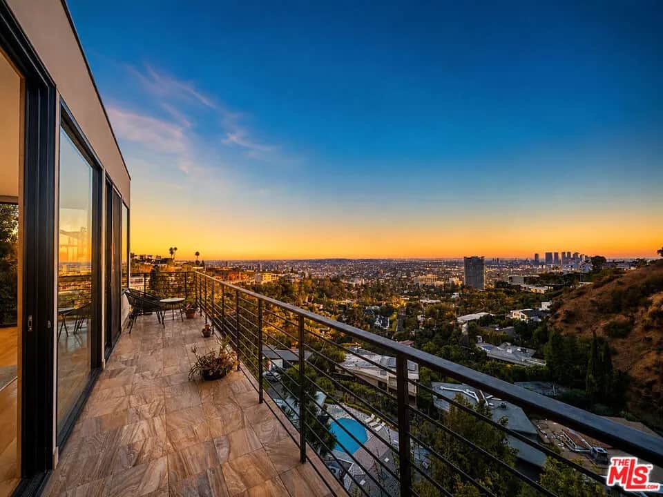 9300 Warbler Way, Los Angeles, CA — listing photo 1