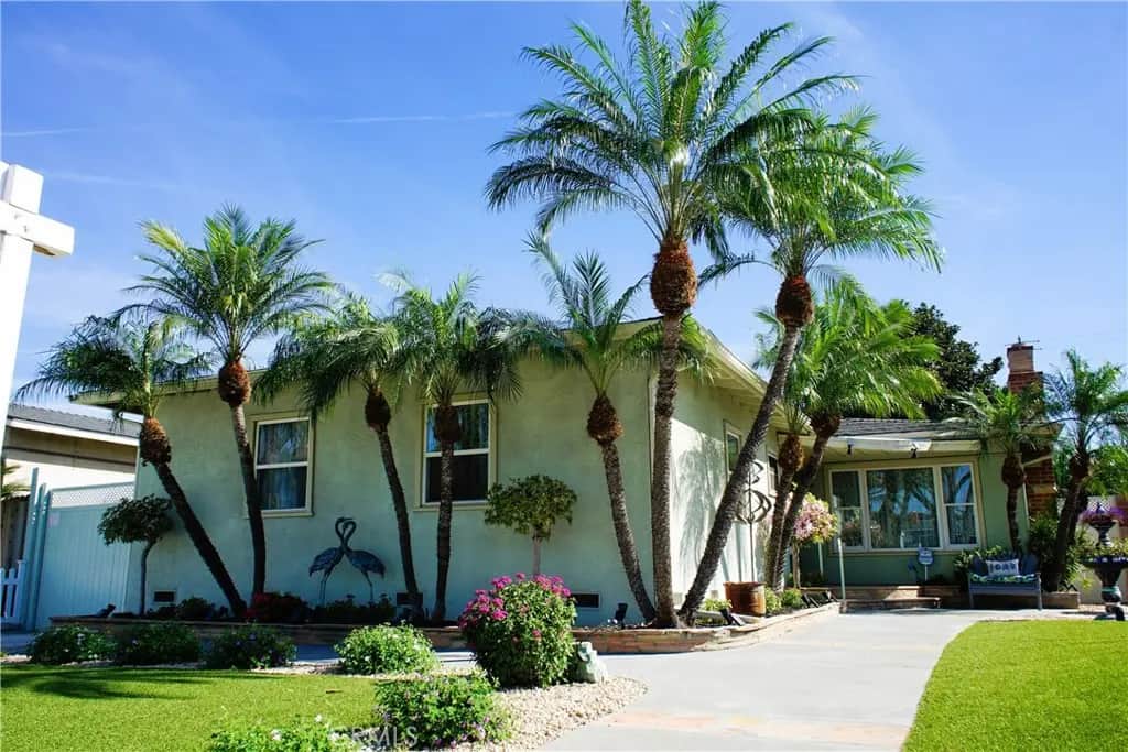 2019 Valencia, Santa Ana, CA — listing photo 1