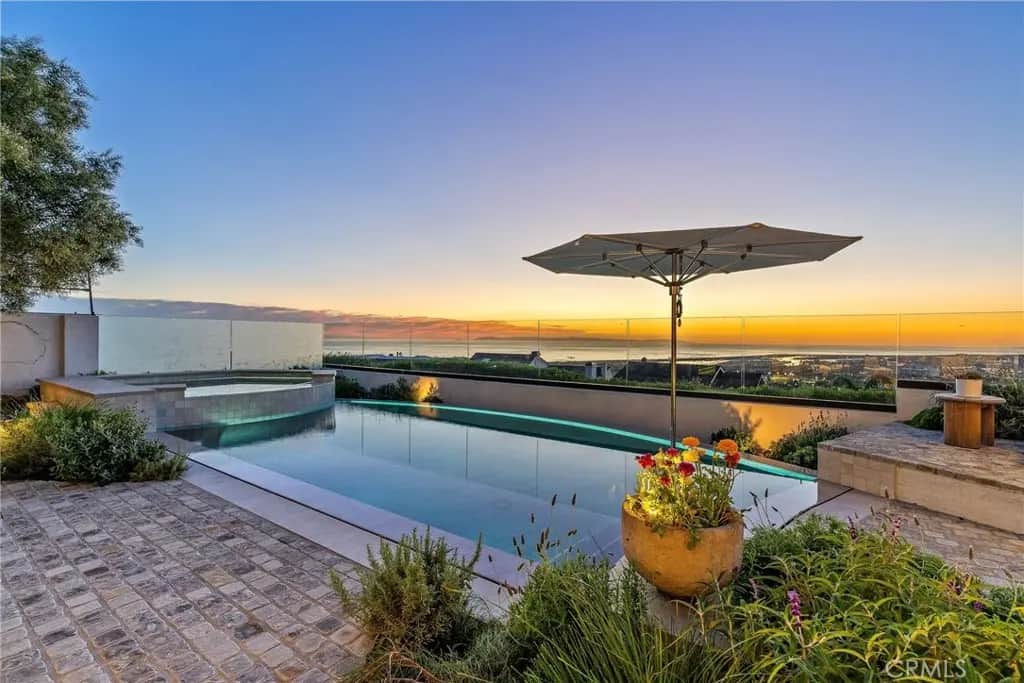 17 Muir Beach, Newport Beach, CA — listing photo 1