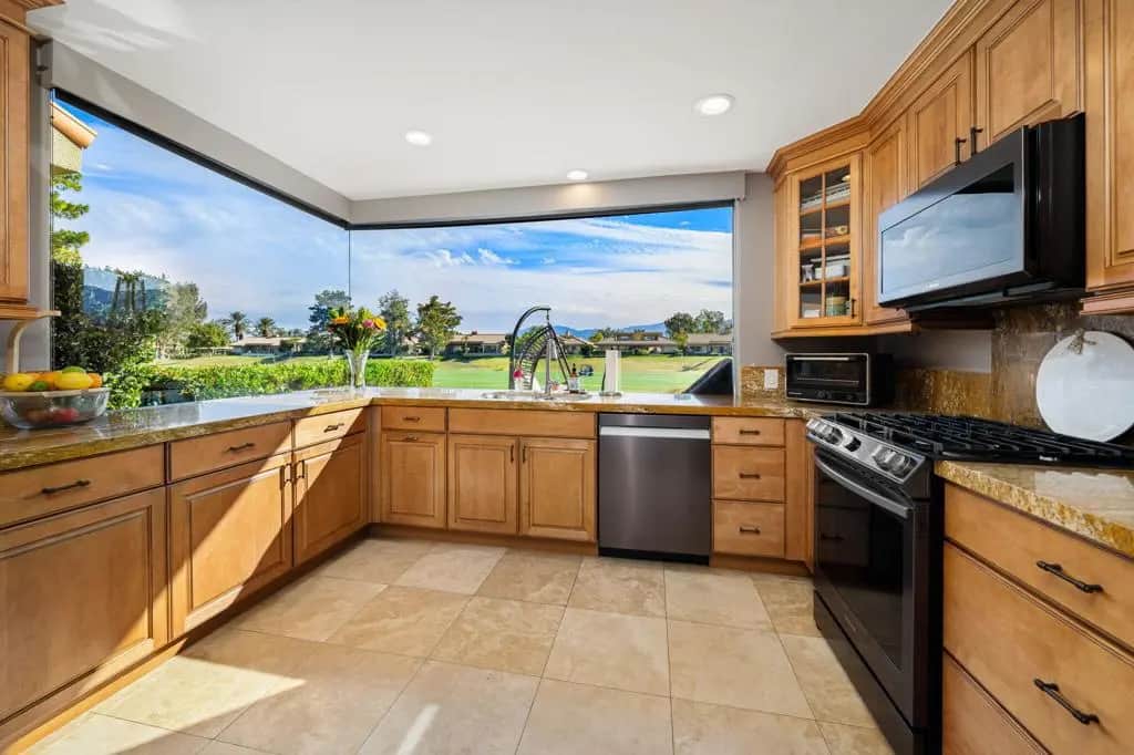 13 Pine Valley Drive, Rancho Mirage, CA — listing photo 1