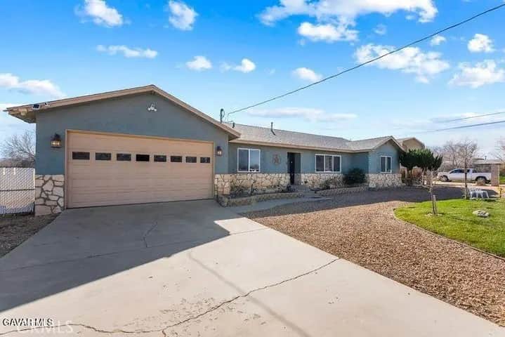 4258 W Avenue K8, Lancaster, CA — listing photo 1