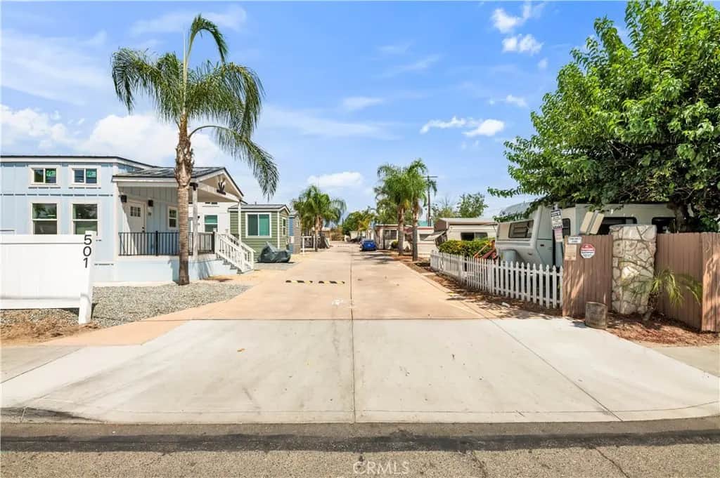 501 S mistletoe 19, San Jacinto, CA — listing photo 1