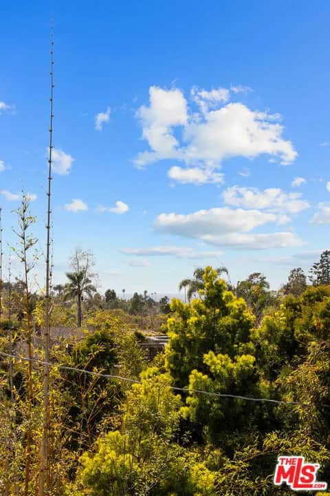 587 Entrada Drive, Santa Monica, CA — listing photo 1