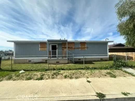 102 Northrup, Bakersfield, CA — listing photo 1