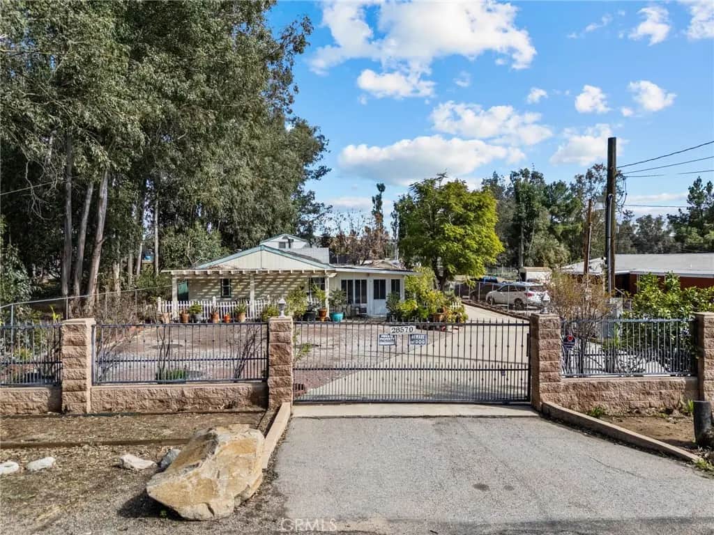 28570 Rostrata, Lake Elsinore, CA — listing photo 1