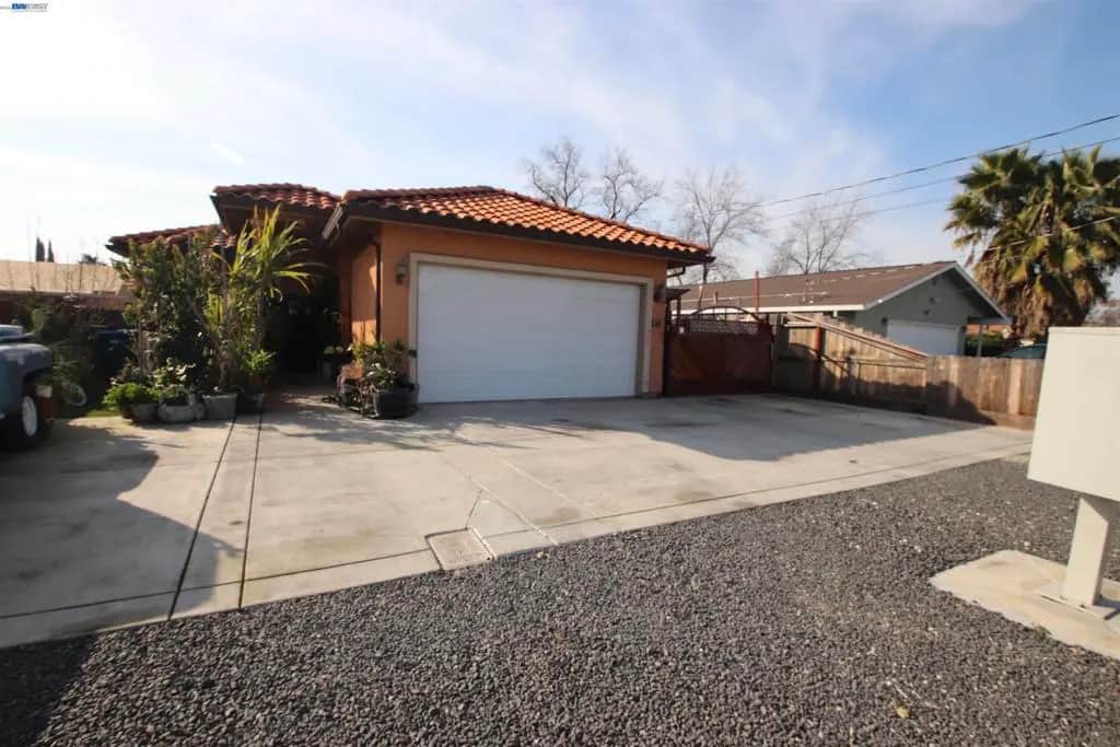 2511 S Laurel, Stockton, CA — listing photo 1