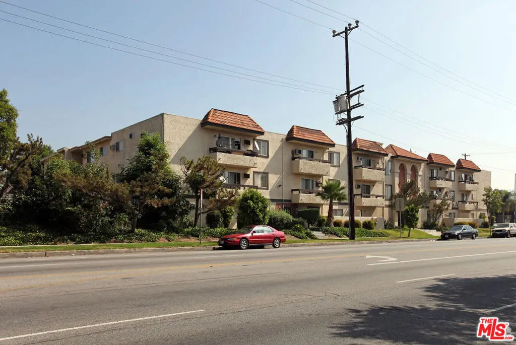 18101 Roscoe Boulevard 309, Northridge, CA — listing photo 1