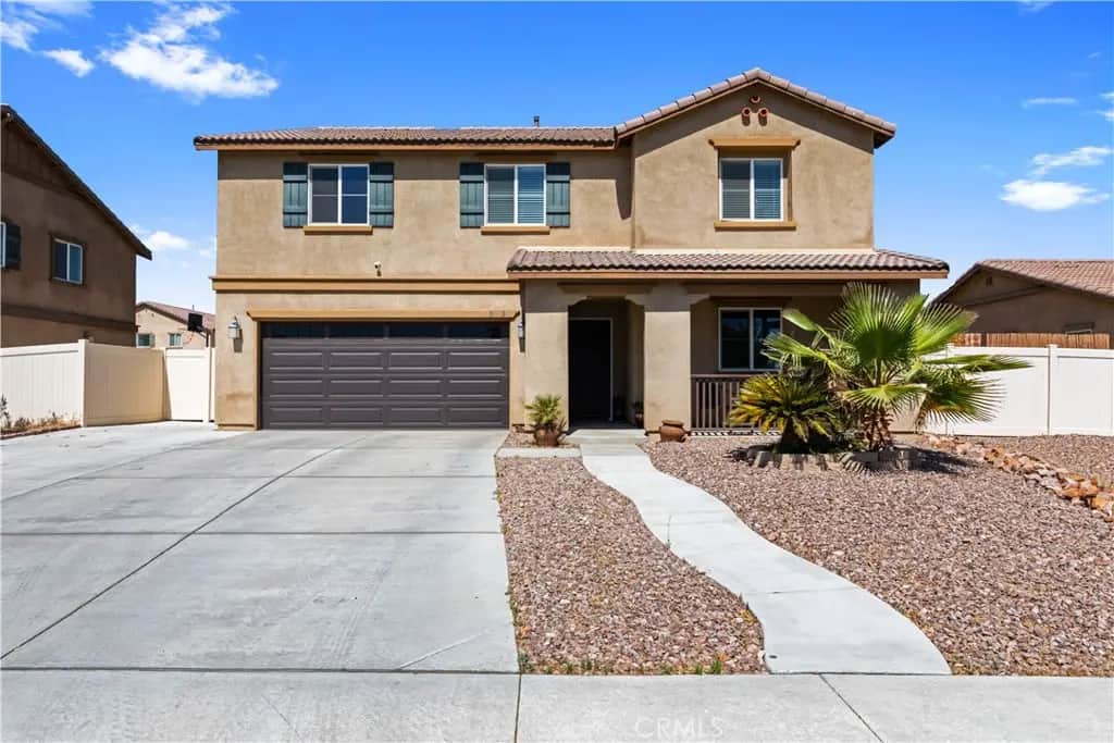 38113 Versailles, Palmdale, CA — listing photo 1