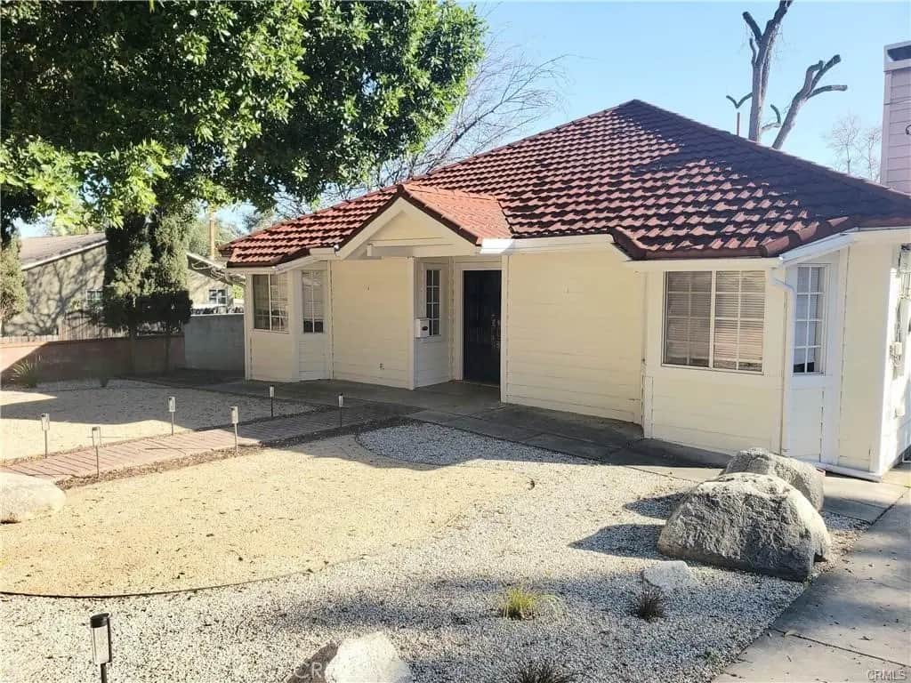 148 W Highland Avenue, Sierra Madre, CA — listing photo 1