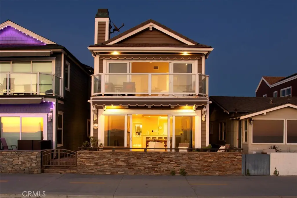2712 W Oceanfront, Newport Beach, CA — listing photo 1