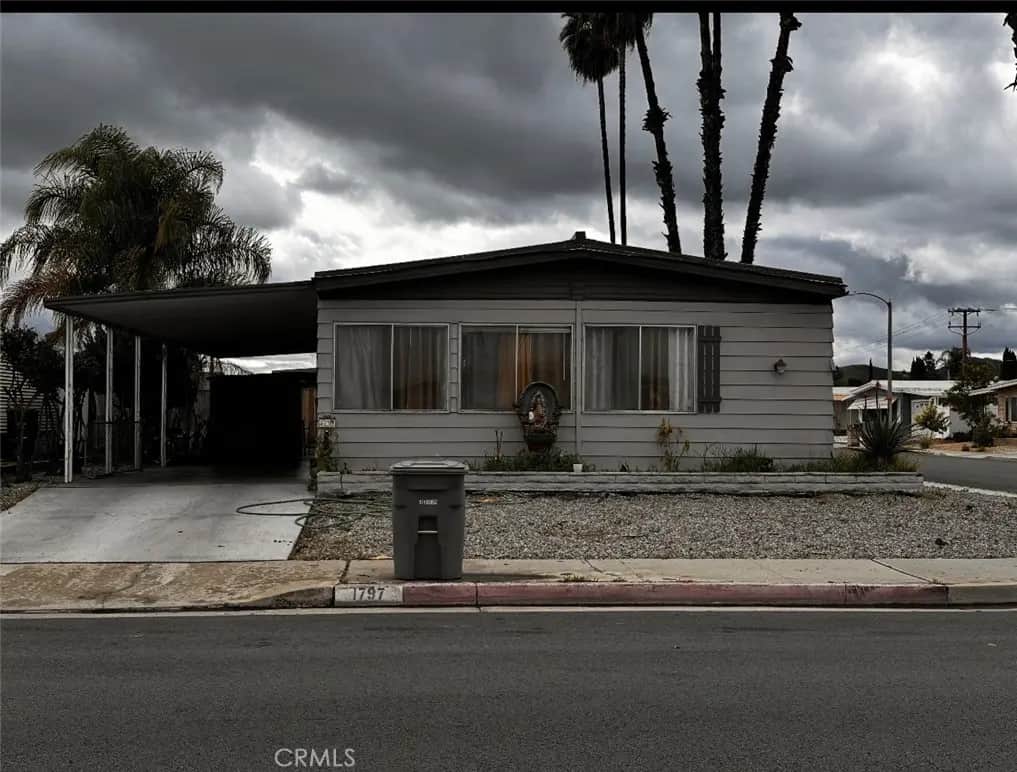 1797 W Johnston, Hemet, CA — listing photo 1