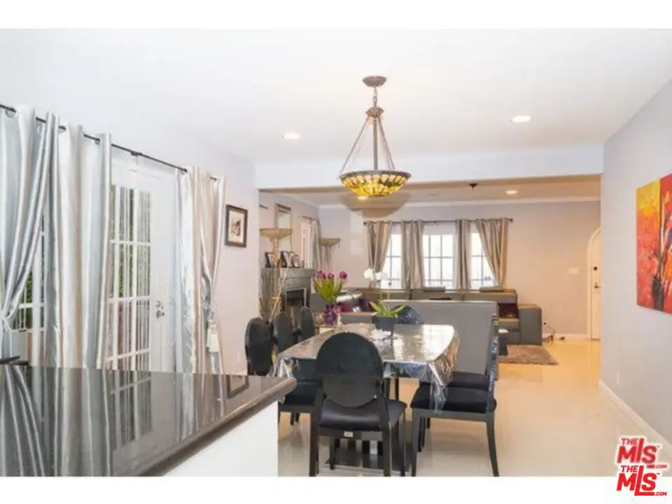 137 S Rexford Drive, Beverly Hills, CA — listing photo 1