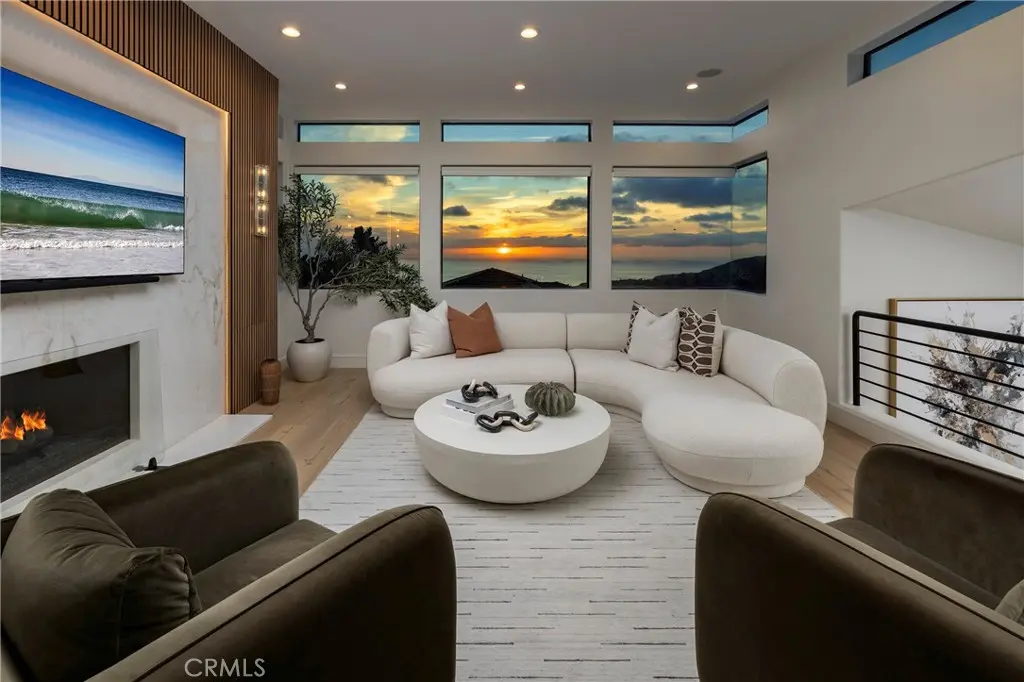 1425 Skyline Drive, Laguna Beach, CA — listing photo 1