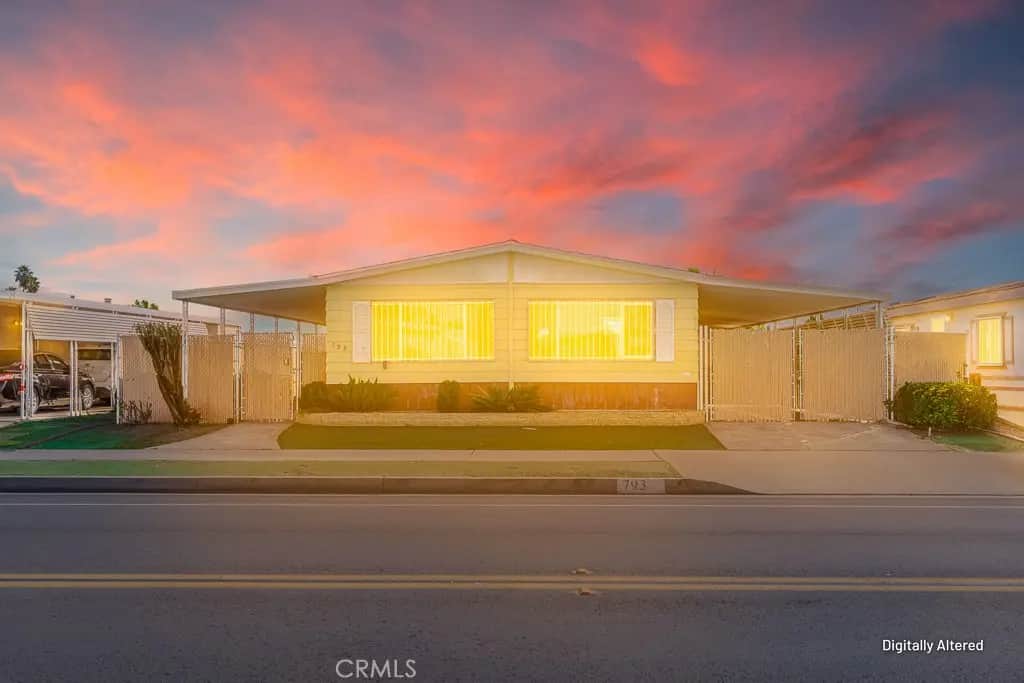 793 W Johnston, Hemet, CA — listing photo 1