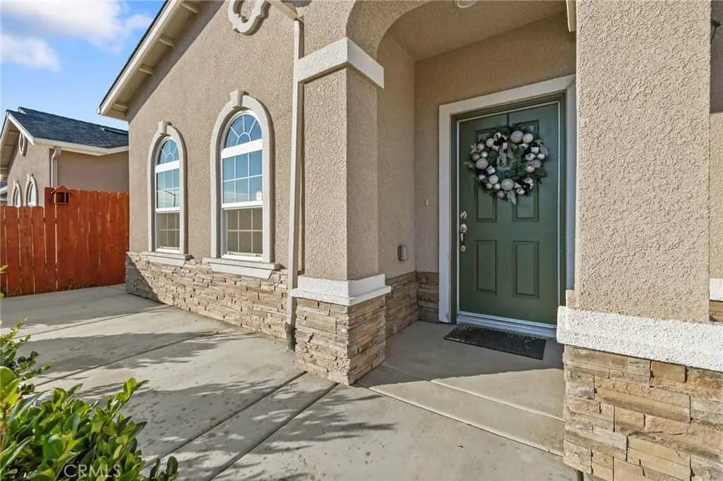 1237 E Orange Street, Avenal, CA — listing photo 1
