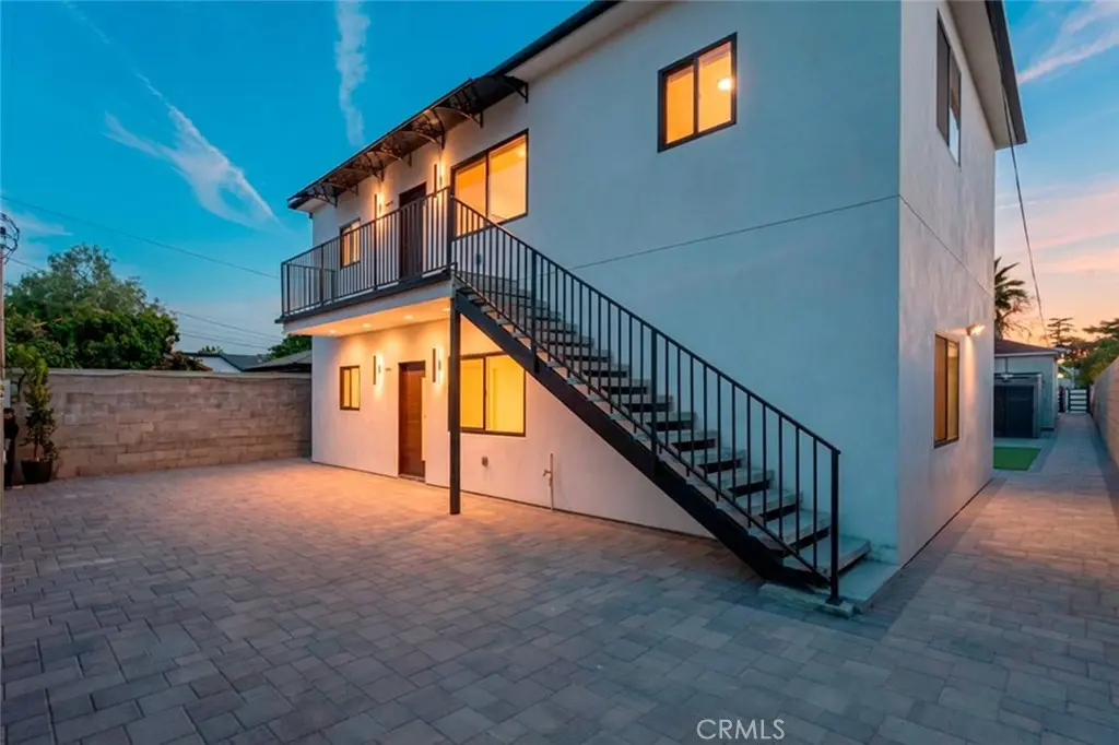 11120 Emelita Street, North Hollywood, CA — listing photo 1