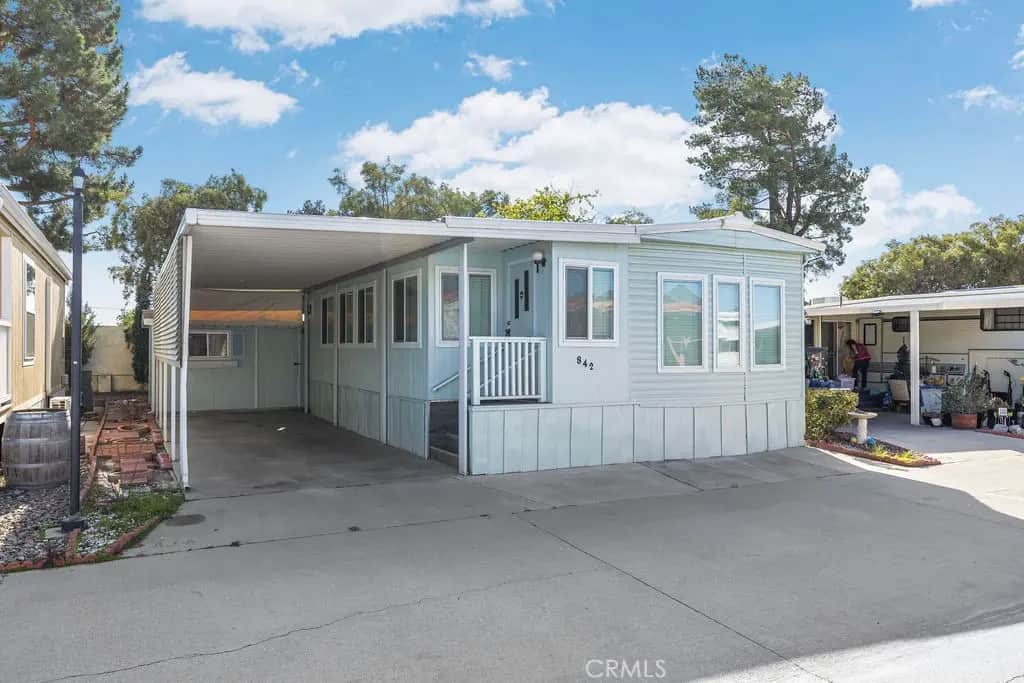 842 Acorn, San Jacinto, CA — listing photo 1