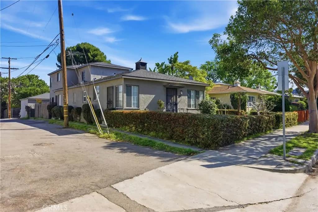 2117 Stewart Street, Santa Monica, CA — listing photo 1