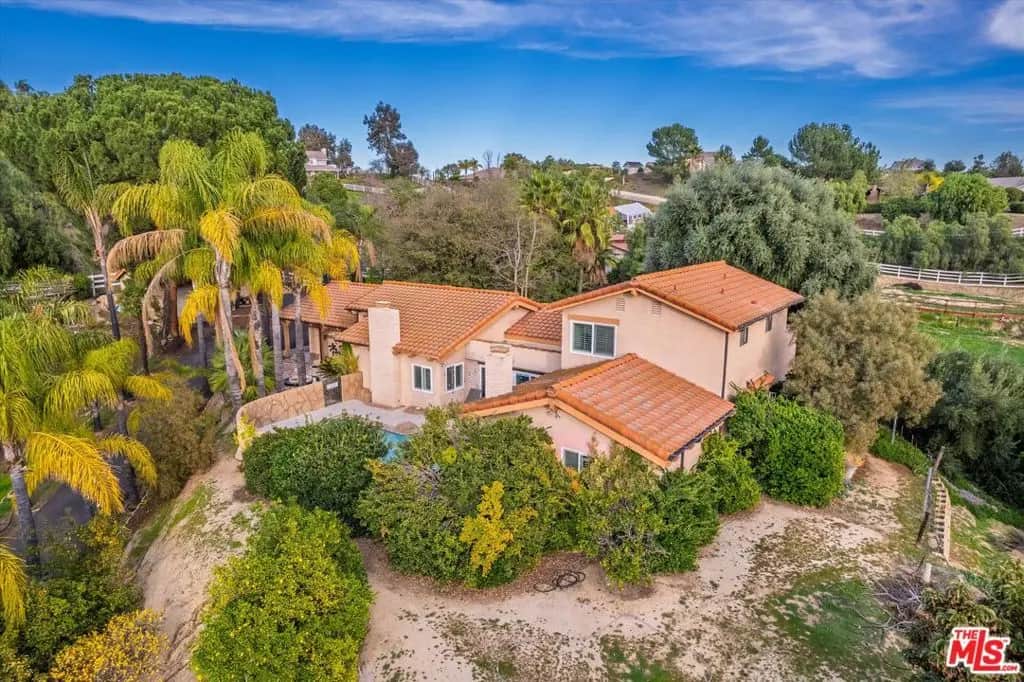 39700 Avenida Arizona, Temecula, CA — listing photo 1