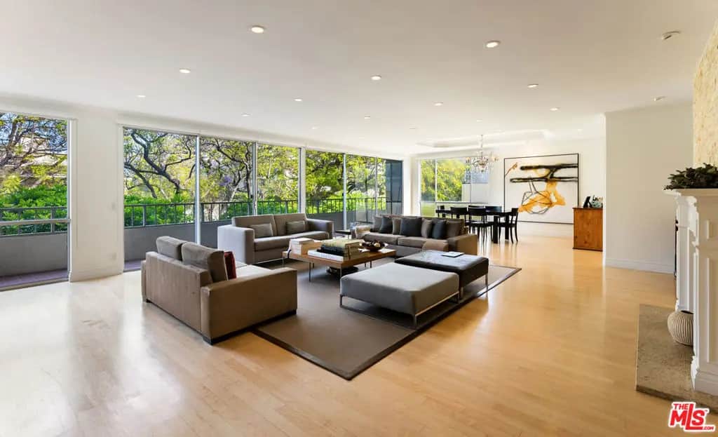 339 N Palm Drive 202, Beverly Hills, CA — listing photo 1