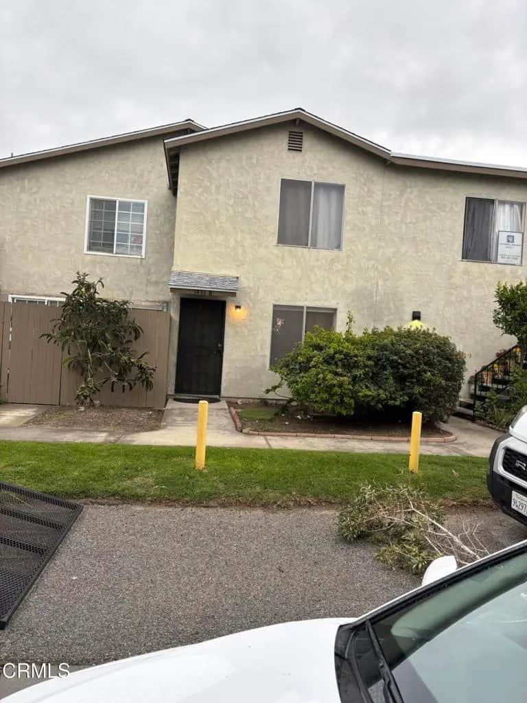 1431 Casa San Carlos Lane B, Oxnard, CA — listing photo 1