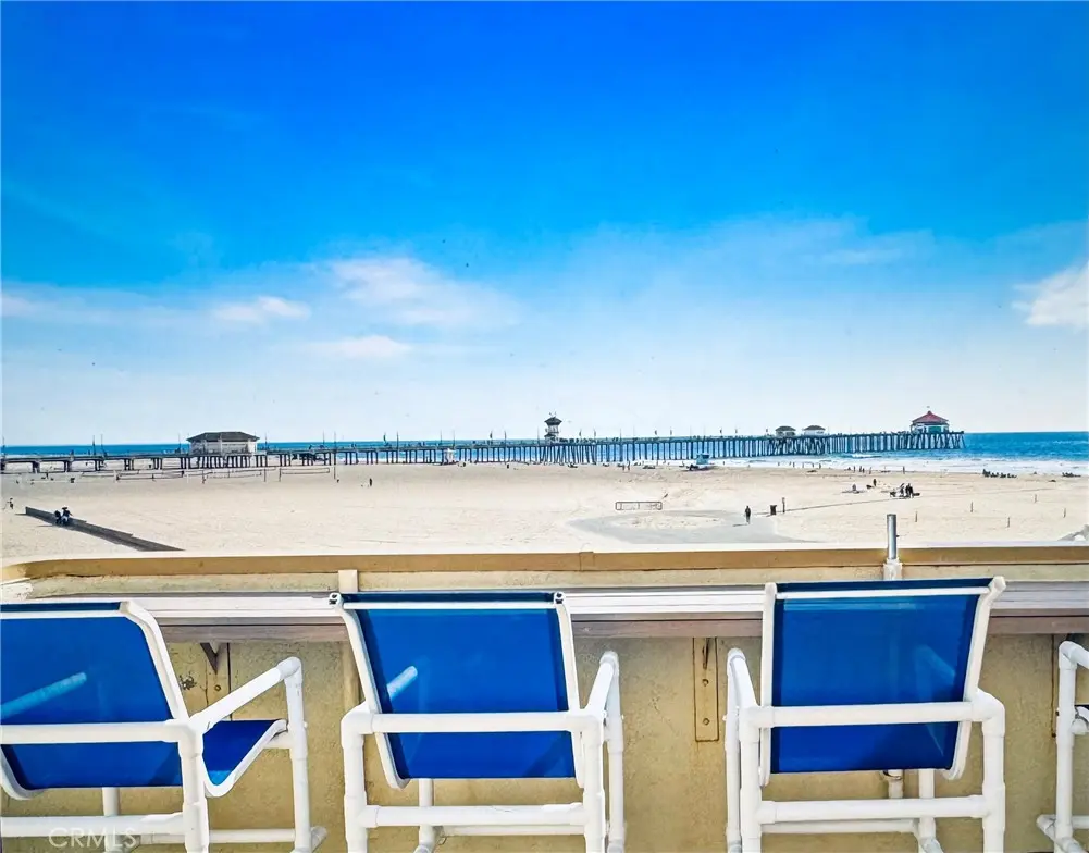 711 Pacific Coast 330, Huntington Beach, CA — listing photo 1