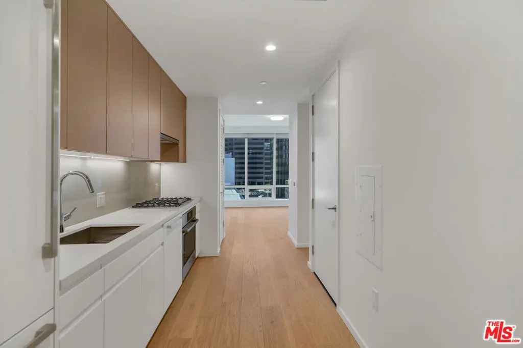 877 Francisco Street 1121, Los Angeles, CA — listing photo 1