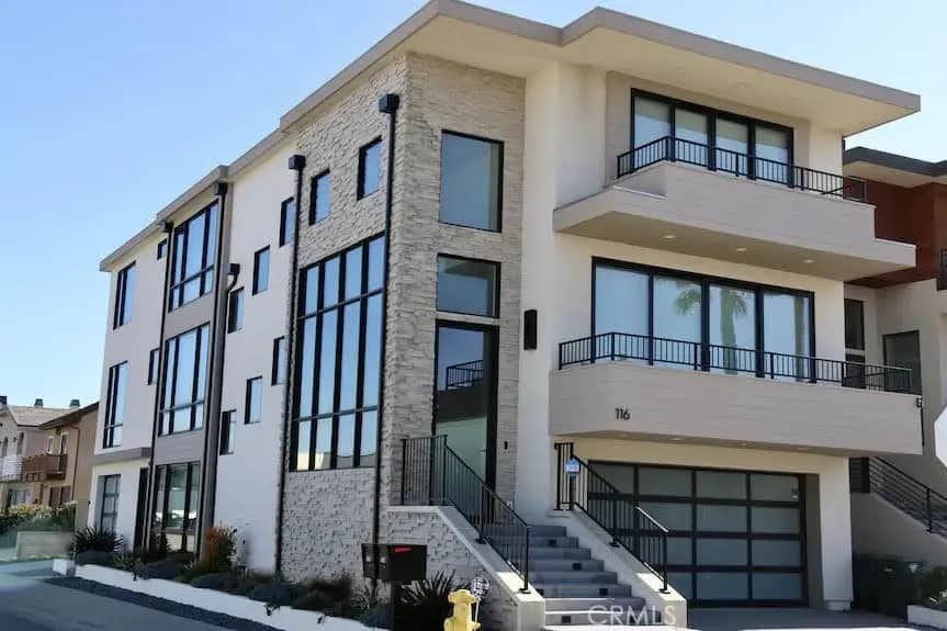116 W Channel Islands Boulevard, Oxnard, CA — listing photo 1