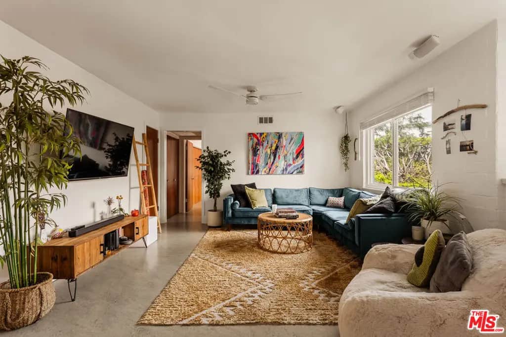 2260 N Cahuenga Boulevard 405, Los Angeles, CA — listing photo 1