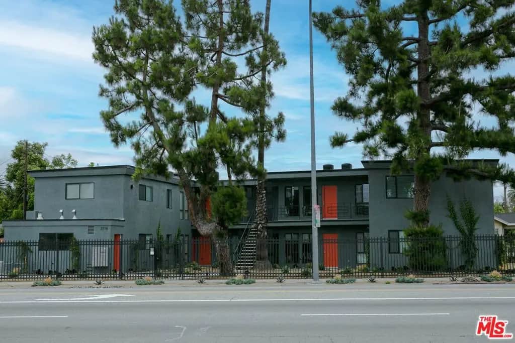 2716 S La Brea Avenue, Los Angeles, CA — listing photo 1